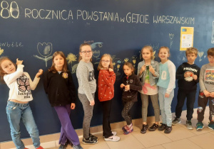 Uczniowie klas pierwszych, uczęszczający na etykę. tez poznają historię Warszawy