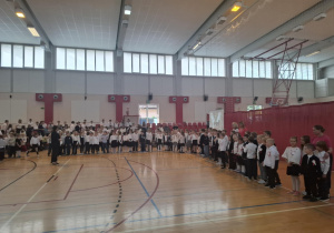 Szkoła do Hymnu, uczniowie klas 1-3