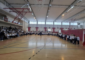 Szkoła do Hymnu, uczniowie klas 1-8