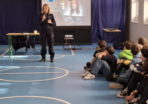 Klasy 7-8 na spotkaniu z Policją