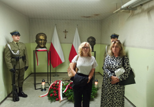 Elżbieta Gąsior i Beata Wiszniewska w celi "Żmudzina"
